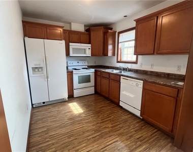 535 2nd St - Photo Thumbnail 2