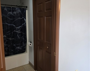 196 W Madison St - Photo Thumbnail 9