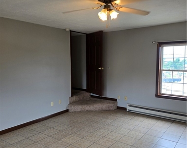 196 W Madison St - Photo Thumbnail 6