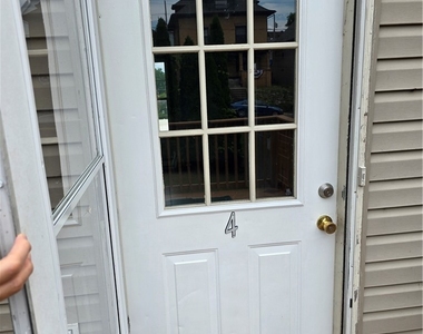 196 W Madison St - Photo Thumbnail 1