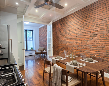 15 West 103rd Street - Photo Thumbnail 2