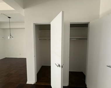 157 East 57th Street - Photo Thumbnail 2