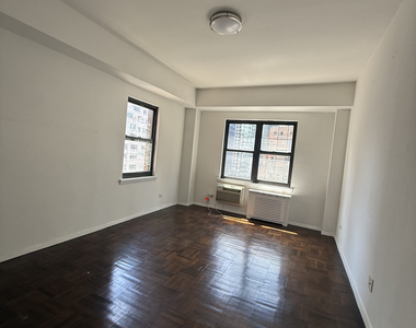 157 East 57th Street - Photo Thumbnail 9
