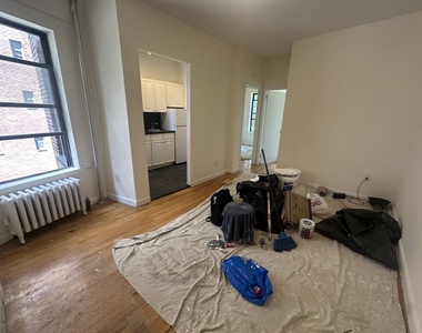 E 82nd and York Ave - Photo Thumbnail 3