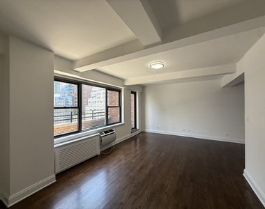 157 East 57th Street - Photo Thumbnail 2