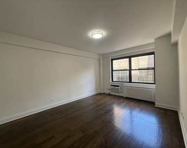157 East 57th Street - Photo Thumbnail 12