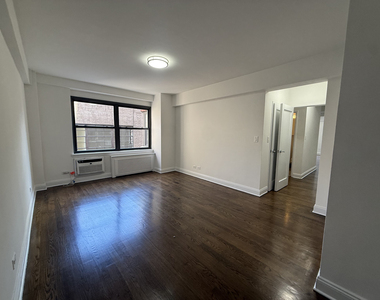 157 East 57th Street - Photo Thumbnail 15