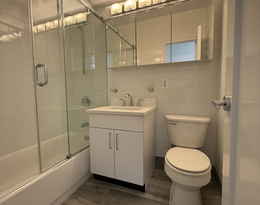157 East 57th Street - Photo Thumbnail 9
