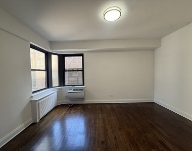 157 East 57th Street - Photo Thumbnail 8