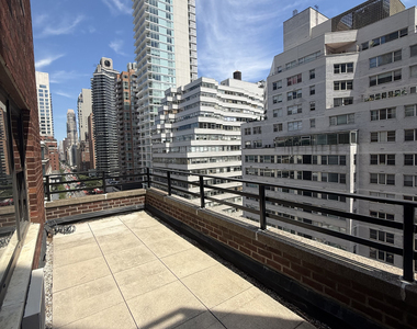 157 East 57th Street - Photo Thumbnail 1