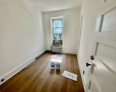 313 Cornelia Street - Photo Thumbnail 1