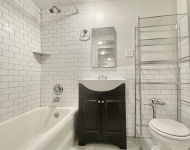 East 44th Street - Photo Thumbnail 8