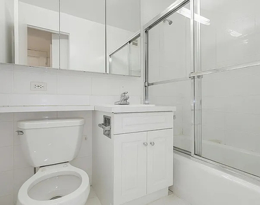 241 East 46th Street - Photo Thumbnail 2