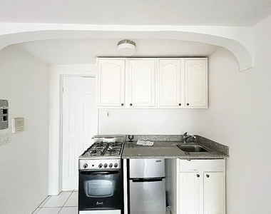 200 Allen Street - Photo Thumbnail 1