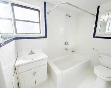 200 Allen Street - Photo Thumbnail 2