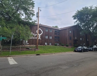 400 East Main Street - Photo Thumbnail 7