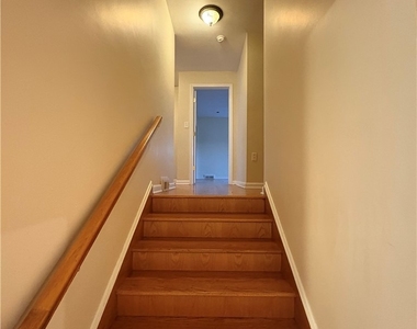 215 Locksley Road - Photo Thumbnail 9