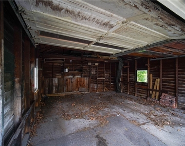 101 Crittenden Boulevard - Photo Thumbnail 19