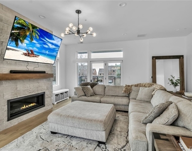 240 Lakefront Boulevard - Photo Thumbnail 20