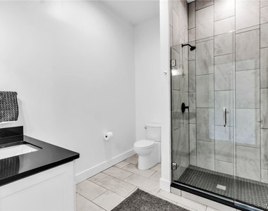 240 Lakefront Boulevard - Photo Thumbnail 5