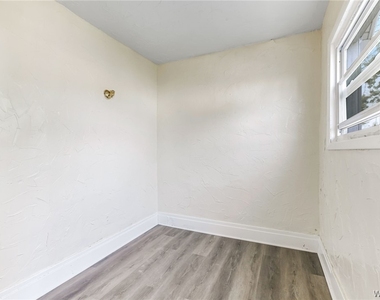 76 Chester Street - Photo Thumbnail 11