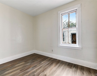76 Chester Street - Photo Thumbnail 10