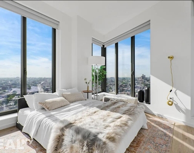Vanderbilt Avenue - Photo Thumbnail 3