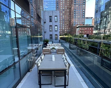 West 28th Street - Photo Thumbnail 7