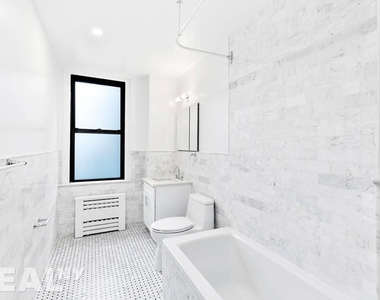 East 48th Street - Photo Thumbnail 5