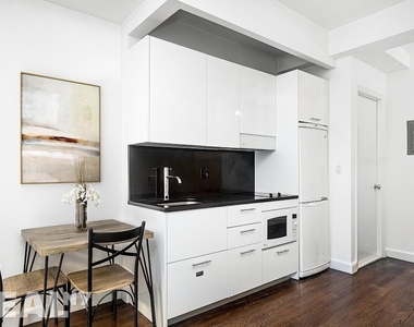 West 91st Street - Photo Thumbnail 2