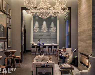 10th Avenue - Photo Thumbnail 6