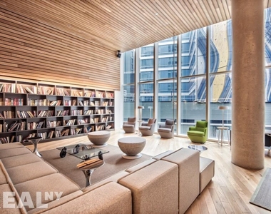 West 57th Street - Photo Thumbnail 6