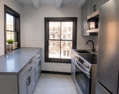 Hudson St - Photo Thumbnail 1