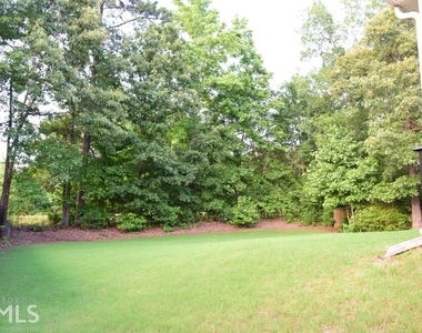 35 Bedford Park Drive - Photo Thumbnail 5