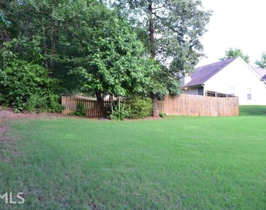 35 Bedford Park Drive - Photo Thumbnail 2