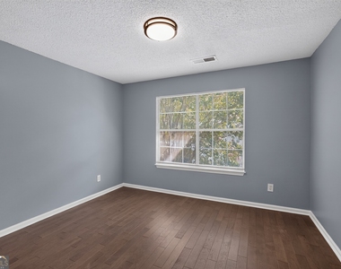 1024 Wiltshire Way - Photo Thumbnail 15