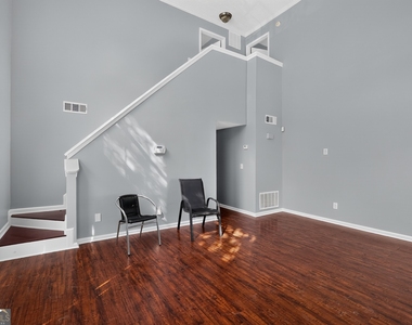 1024 Wiltshire Way - Photo Thumbnail 6