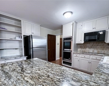 195 Deerfield Road - Photo Thumbnail 7