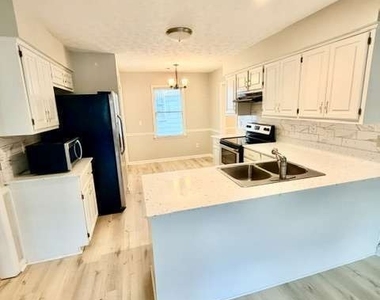 2512 Water Oak Drive - Photo Thumbnail 9