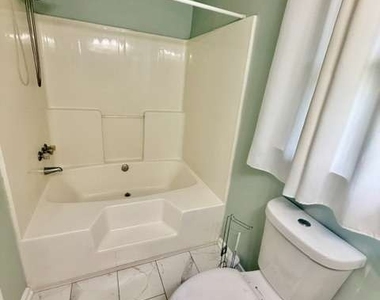 2512 Water Oak Drive - Photo Thumbnail 13