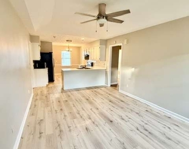 2512 Water Oak Drive - Photo Thumbnail 10