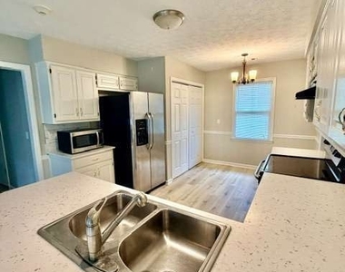 2512 Water Oak Drive - Photo Thumbnail 1