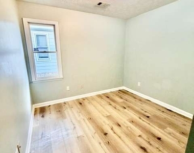 2512 Water Oak Drive - Photo Thumbnail 2