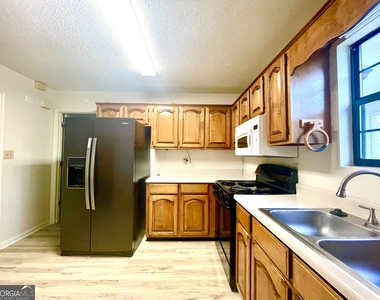 102 Ridgestone Court - Photo Thumbnail 3