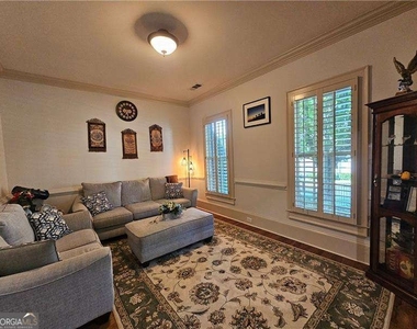 10924 Waters Road - Photo Thumbnail 4