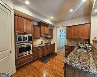 10924 Waters Road - Photo Thumbnail 8