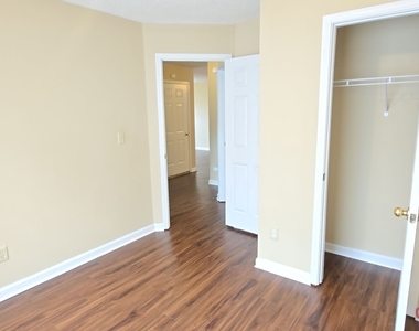 308 J C Court - Photo Thumbnail 8