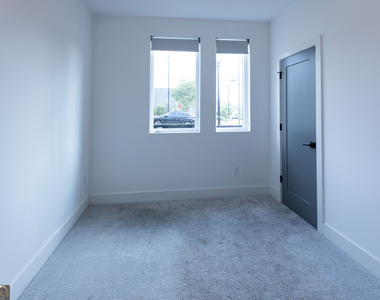1836 Memorial Drive Se - Photo Thumbnail 15