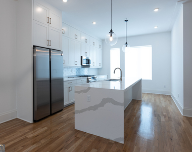 1836 Memorial Drive Se - Photo Thumbnail 11