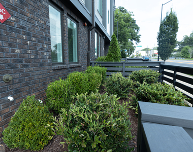 1836 Memorial Drive Se - Photo Thumbnail 25